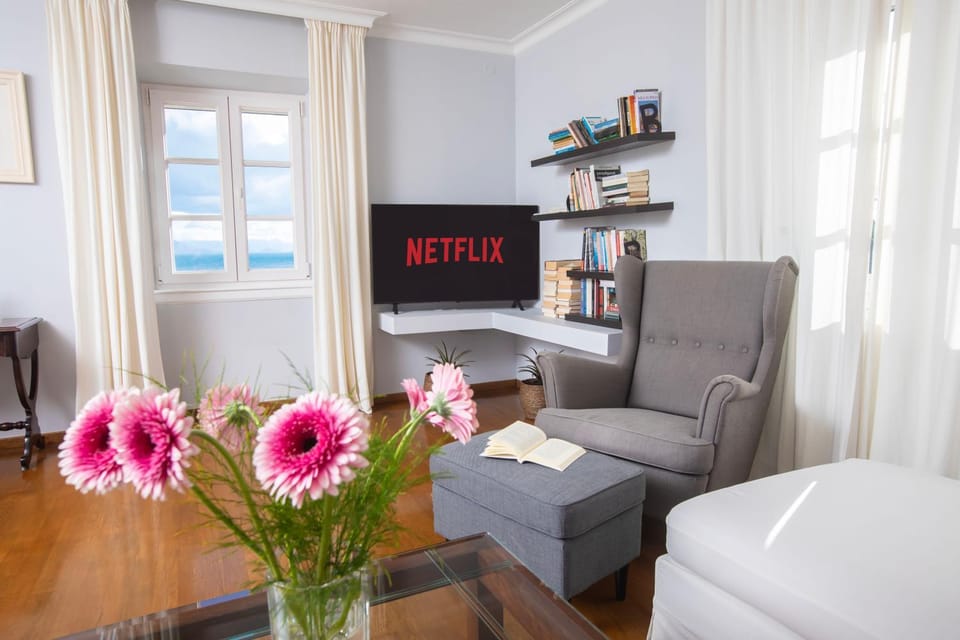 TV and multimedia, Living room, Seating area