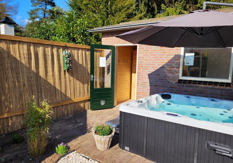 Patio, Day, Natural landscape, Garden, Hot Tub, Garden view, Pool view