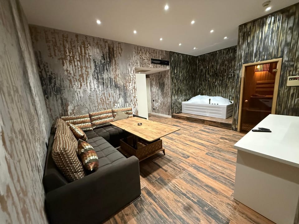 Living room, Photo of the whole room, Seating area, Bedroom