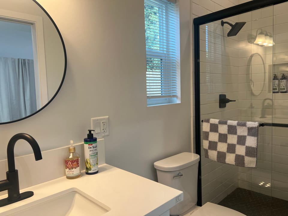 Shower, Bathroom, towels