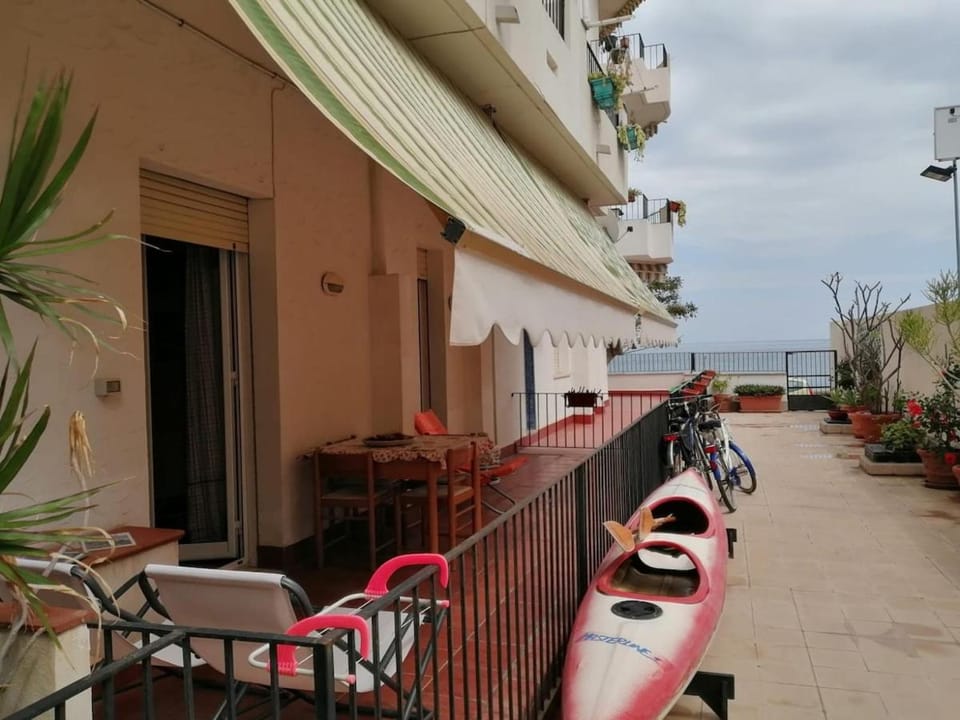 Balcony/Terrace, Inner courtyard view