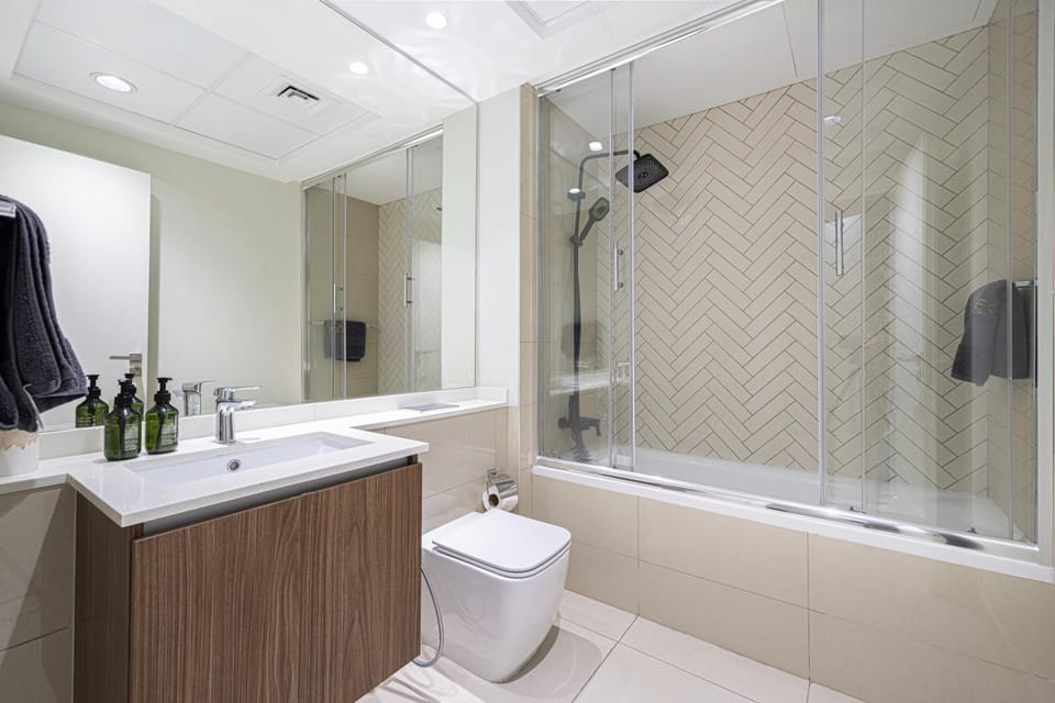 Luxury Huge 1BR apartment With Private Garden in Uptown Al Zahia Apartment in Al Sharjah