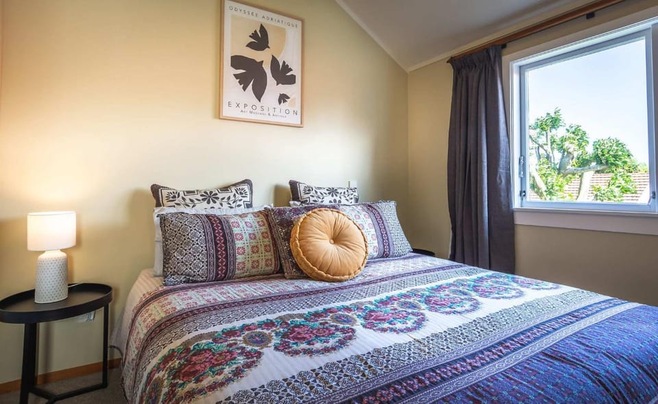 Black Cottage - Beautiful Central Cottage for Two Apartment in Rotorua