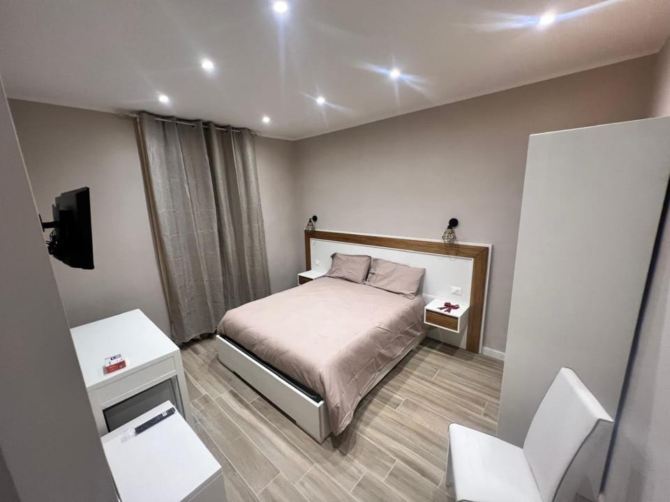 Bed, Photo of the whole room