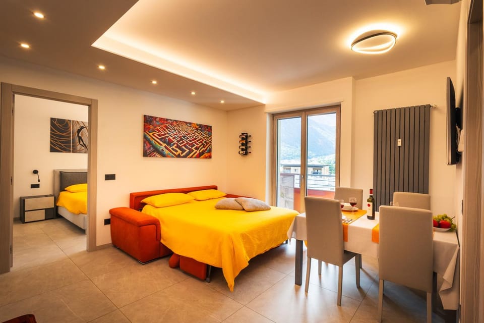 Living room, Dining area