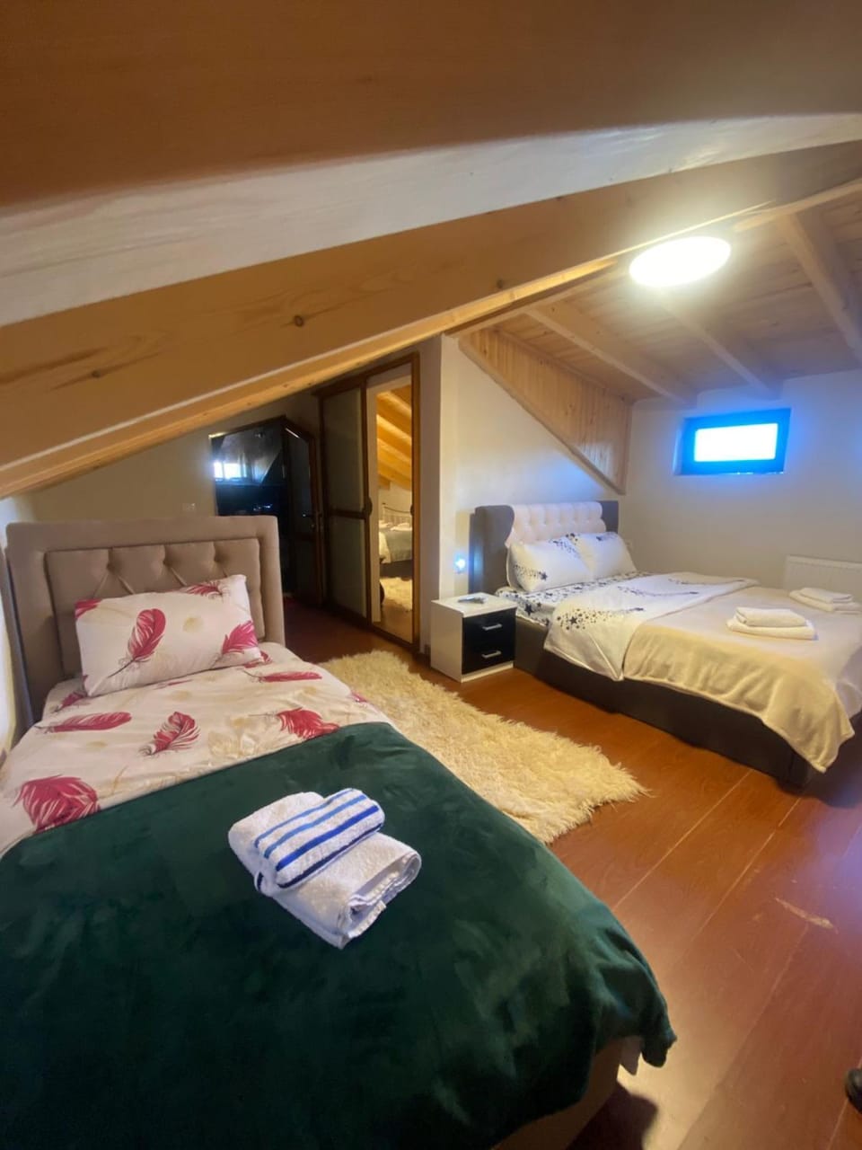 Bed, Photo of the whole room