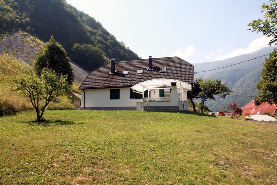 Property building, Garden, Balcony/Terrace
