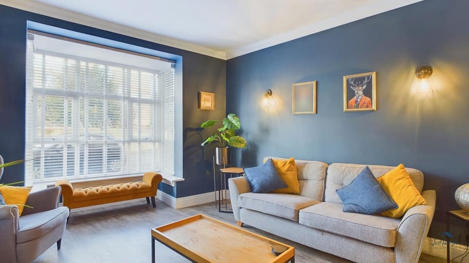 Communal lounge/ TV room, Living room