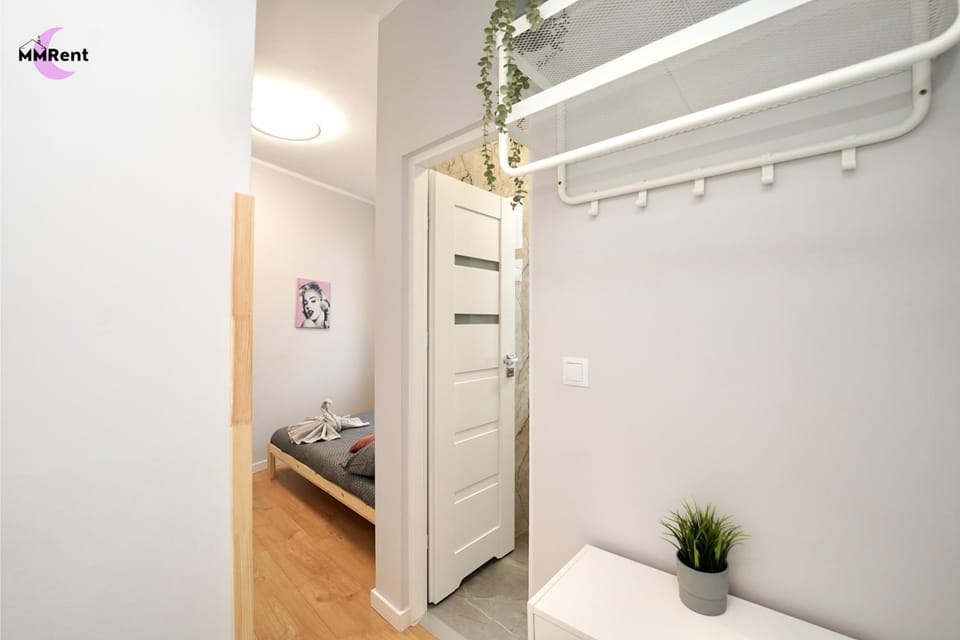 Bed, Bathroom, Photo of the whole room, wardrobe, wardrobe