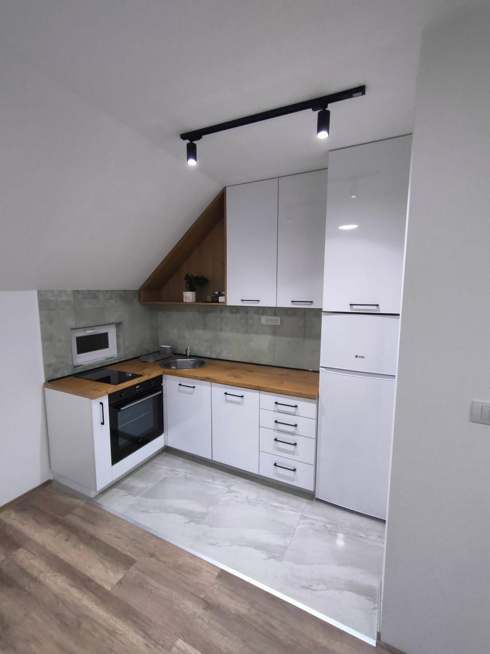 Kitchen or kitchenette, oven, stove