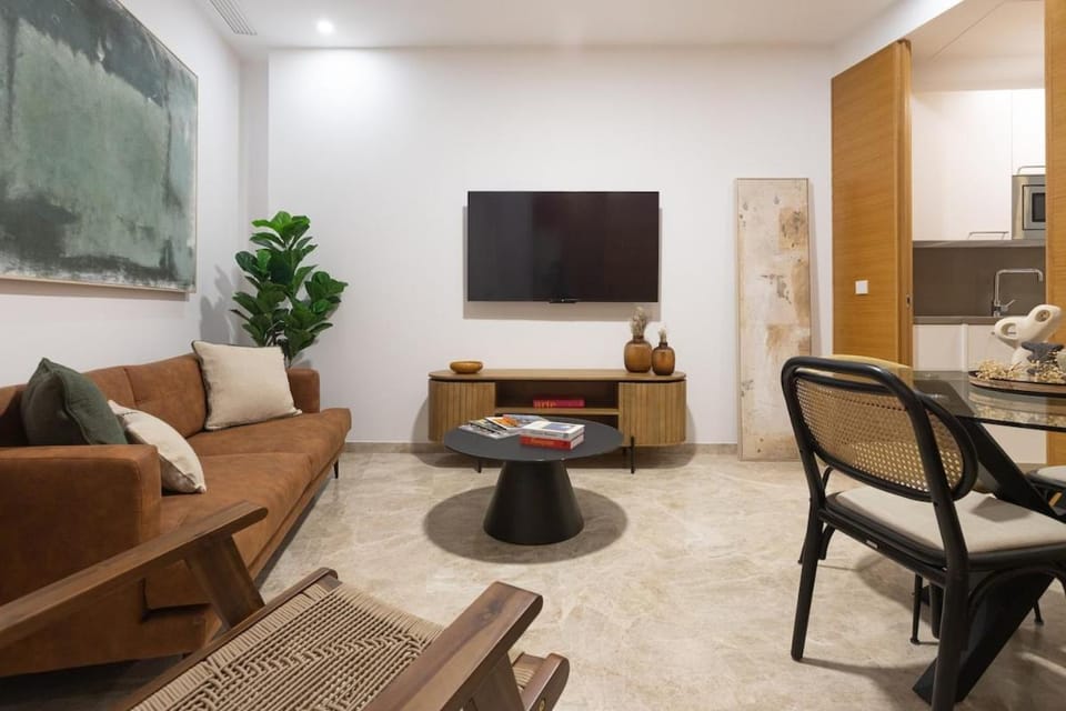 TV and multimedia, Seating area, Dining area