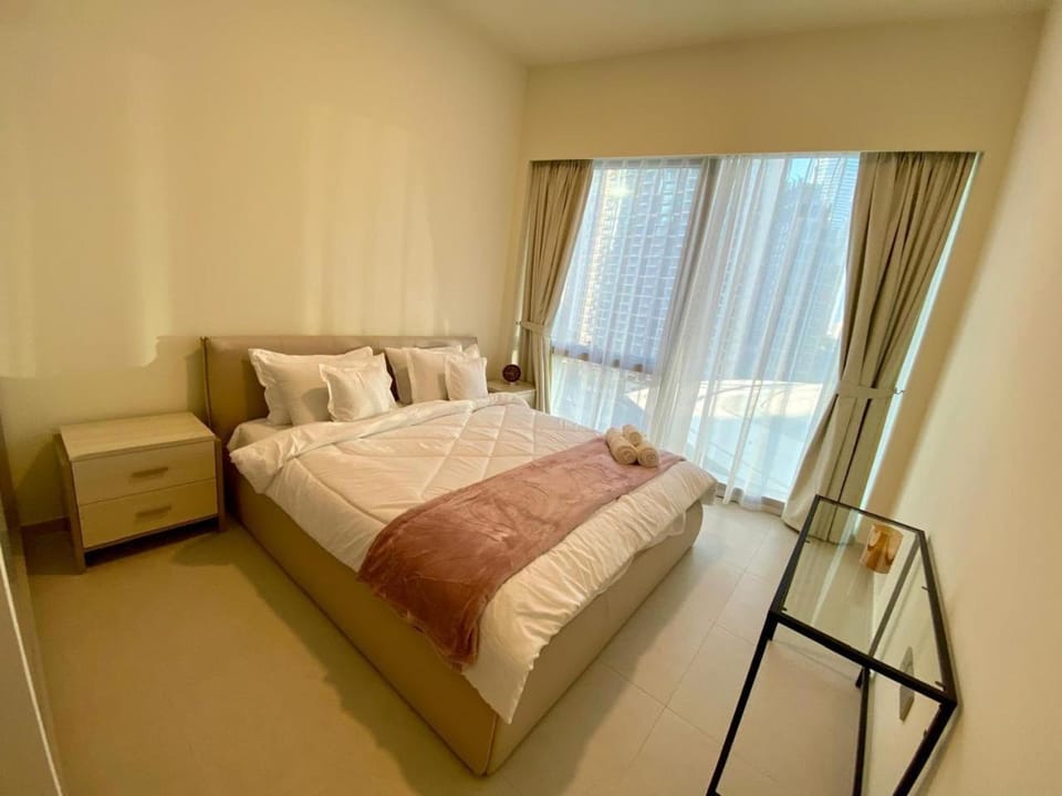 Grande signature residence Smart Burj khalifa Fountains view large 3 bedroom hall 4 bathroom view burj khalifa Fountains from hall and rooms balcony Apartment in Dubai