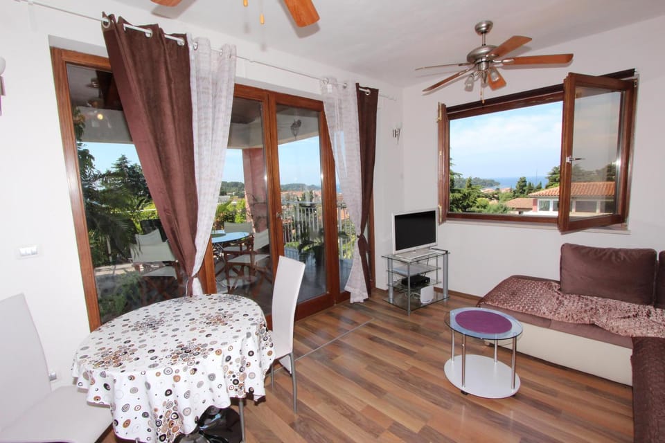 Living room, Sea view
