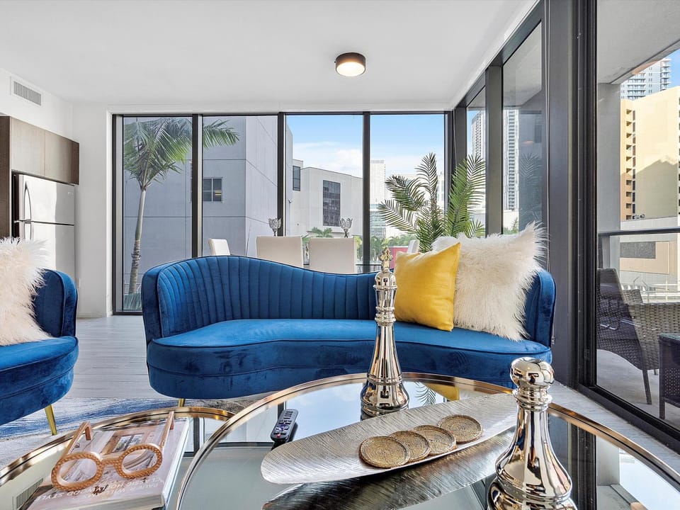 View (from property/room), Balcony/Terrace, Living room, Seating area, Dining area