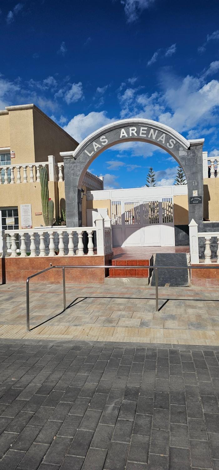 Facade/entrance, Day