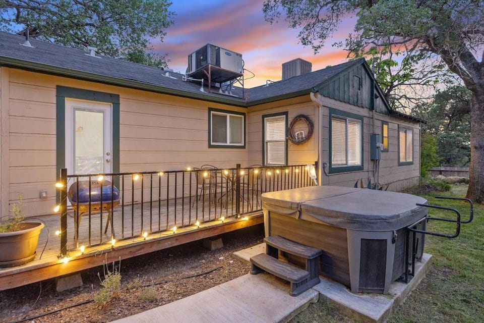 3B Hot Tub, 4mi from Sequoia, Arcade Games, Foosball House in Three Rivers