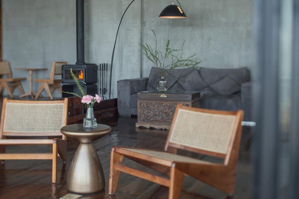 Decorative detail, Seating area