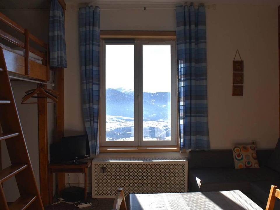 Studio sud avec vue sur Pyrénées à Font-Romeu - FR-1-580-128 Apartment in Bolquère