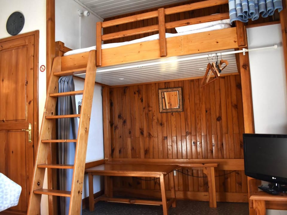 Studio sud avec vue sur Pyrénées à Font-Romeu - FR-1-580-128 Apartment in Bolquère