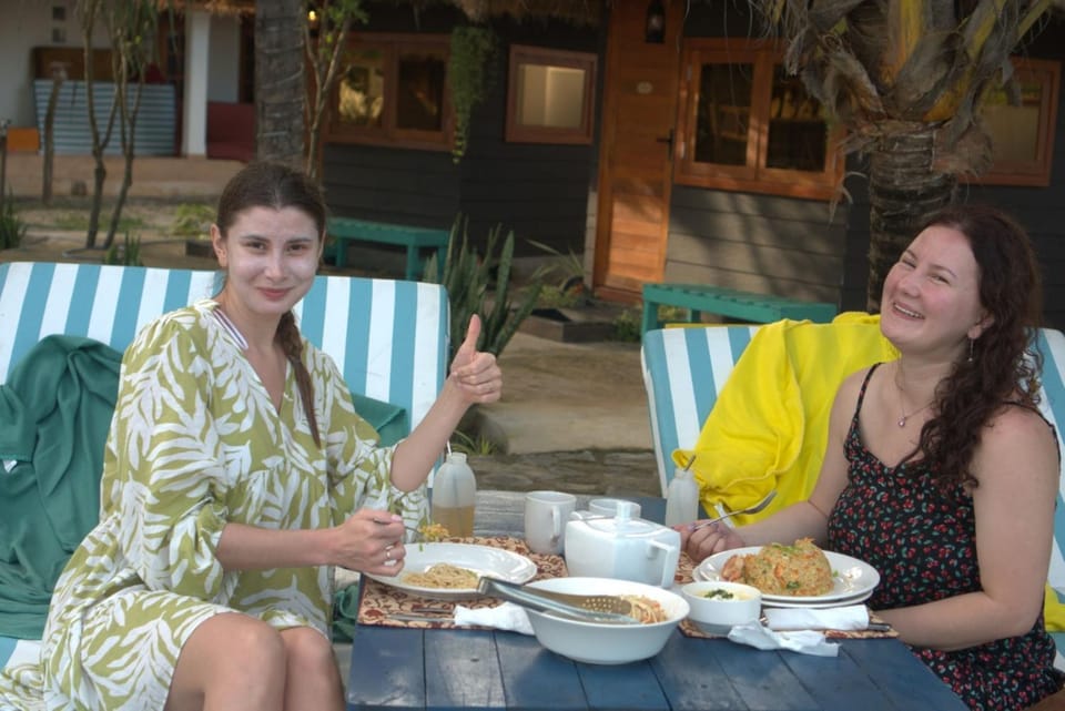 Restaurant/places to eat, Food and drinks, Food, Lunch, Drinks