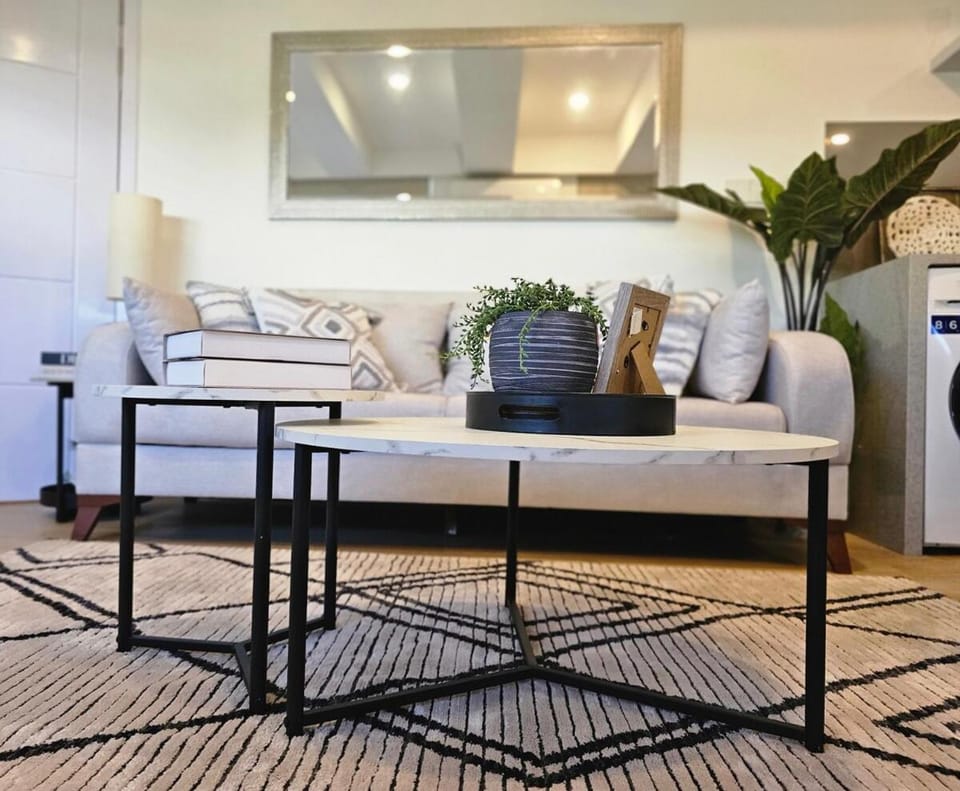 Kitchen or kitchenette, Living room, Seating area, Dining area, oven, air conditioner