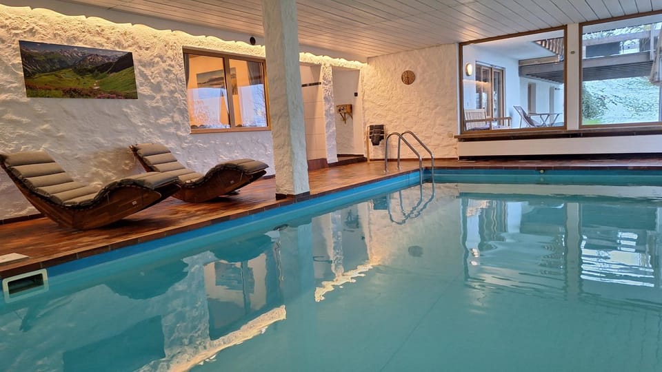 Pool view, Swimming pool, sunbed