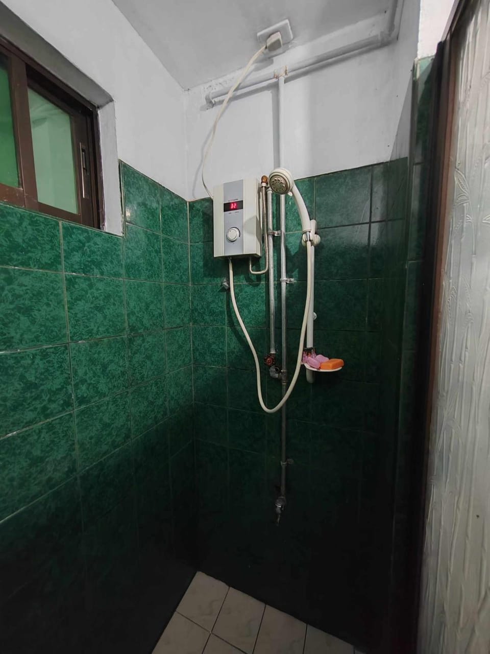 ROOM WITH BALCONY in a perfect location Vacation rental in Baguio