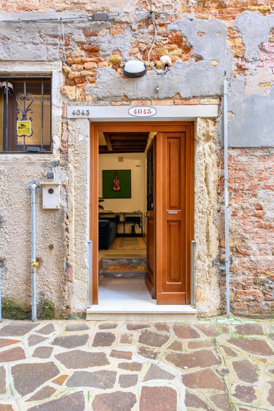 Property building, Facade/entrance