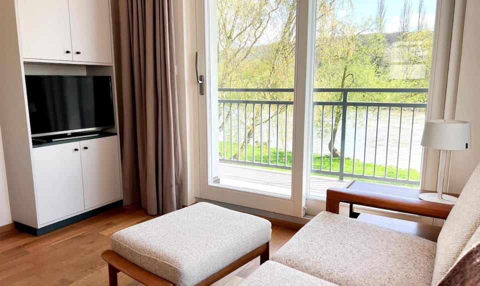 View (from property/room), Balcony/Terrace, Living room, Seating area