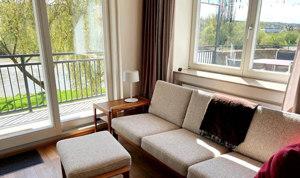 View (from property/room), Balcony/Terrace, Living room, Seating area