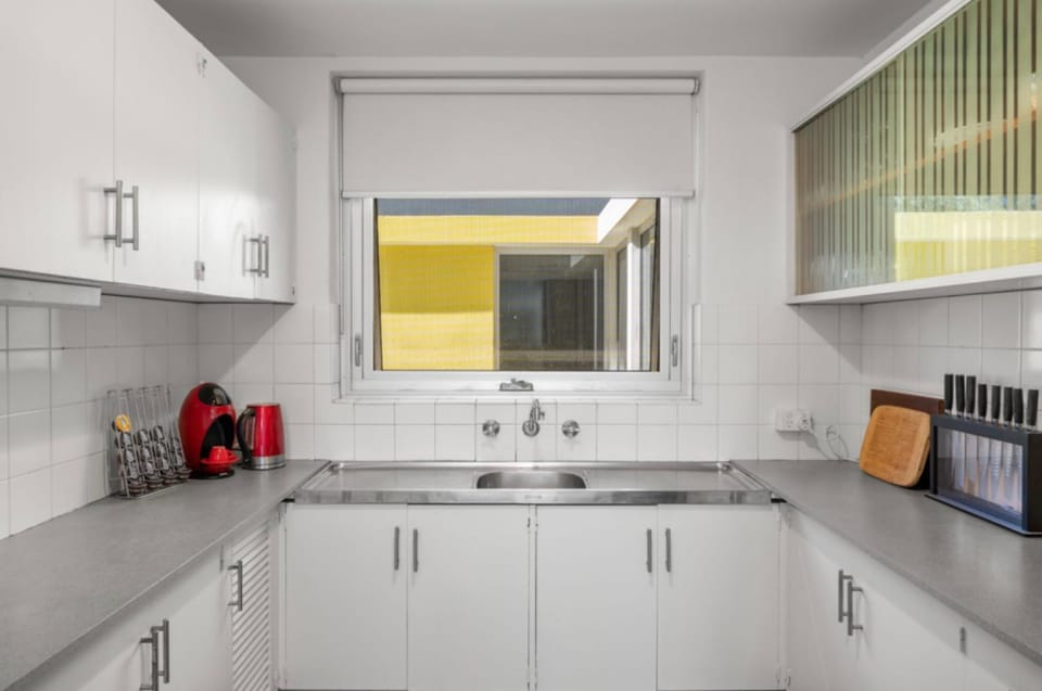 Kitchen or kitchenette, Kitchen or kitchenette