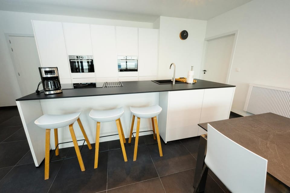 Kitchen or kitchenette, Dining area, dishwasher, oven, stove