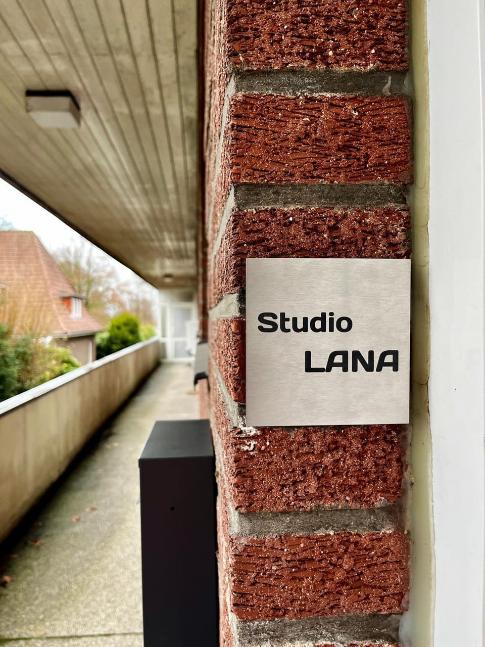 Facade/entrance, View (from property/room)