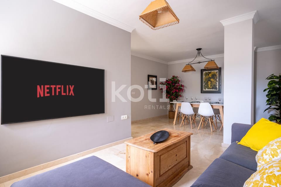Terraza y Piscina - Koti Rentals - Ático Margarita Apartment in Costa del Sol