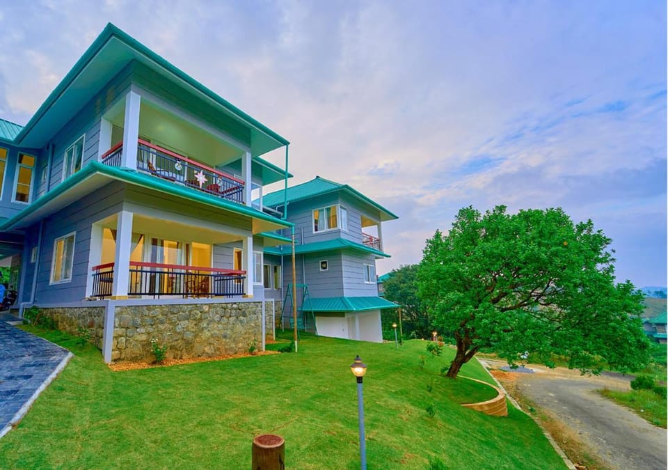 Property building, Day, Natural landscape, Garden, Garden view
