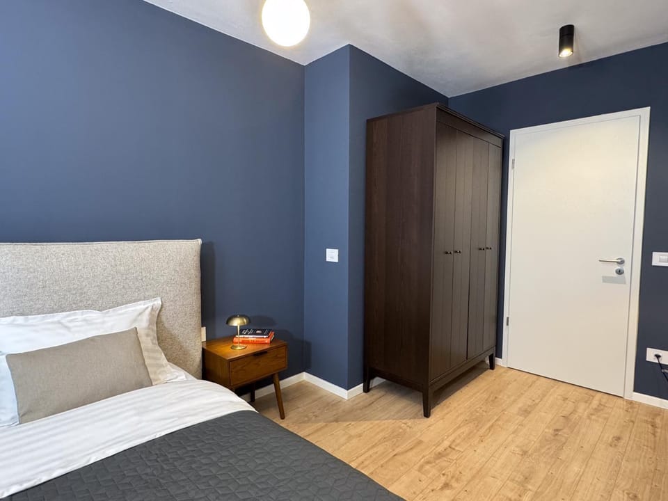 Bedroom, wardrobe