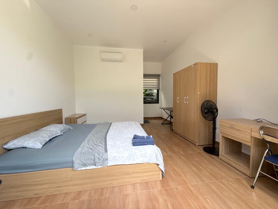 Bed, Photo of the whole room, Bedroom, towels, wardrobe