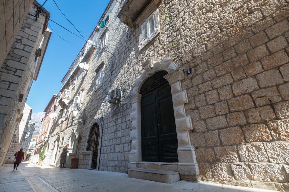 Old Town Studio Apartment in Makarska