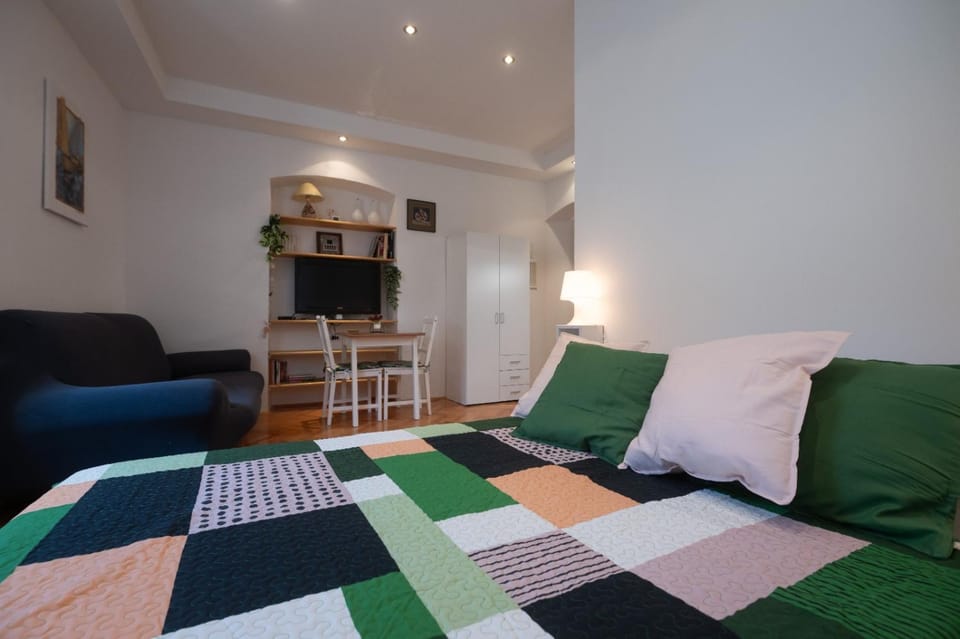 Old Town Studio Apartment in Makarska
