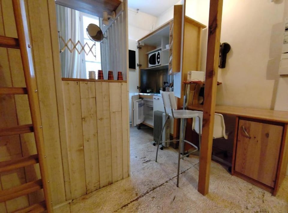 Bed, Bathroom, Kitchen or kitchenette, Seating area