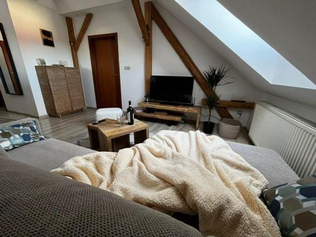 TV and multimedia, Living room, Seating area, Evening entertainment