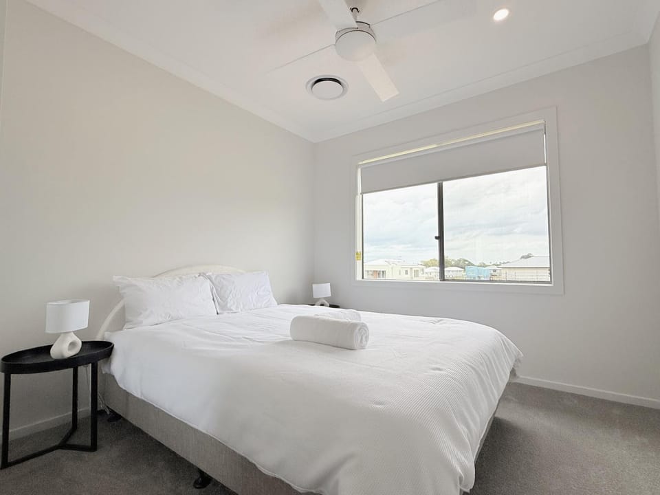 Spacious 4BR Family Retreat Rochedale Oasis Villa in Brisbane