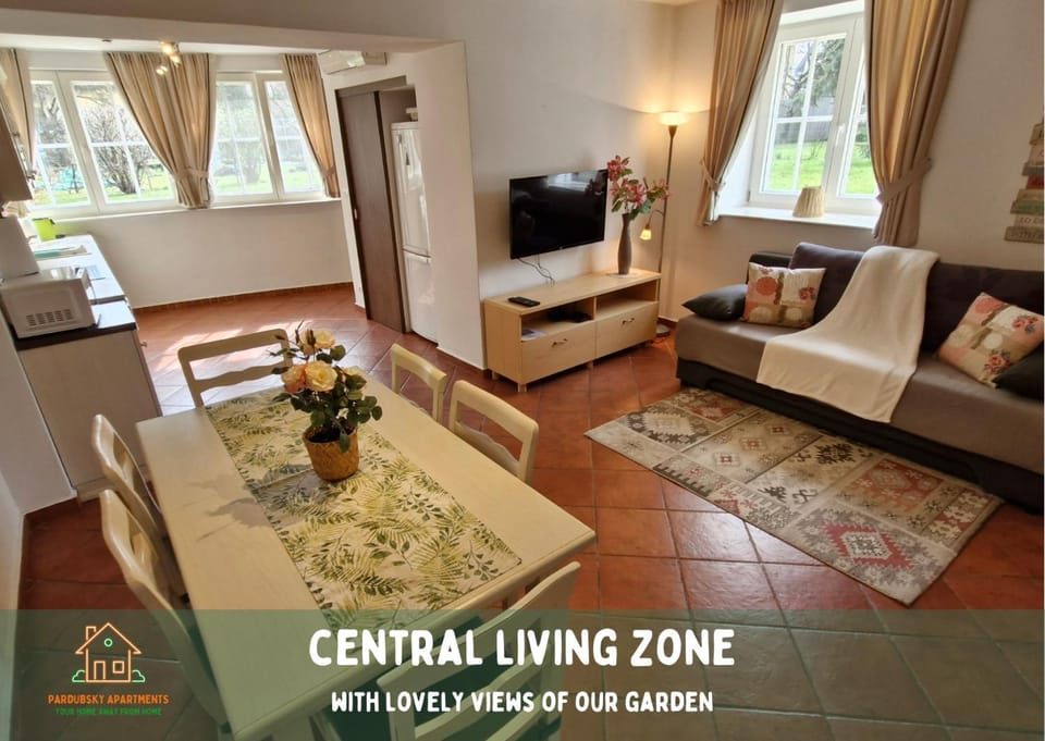 Living room, Dining area, kitchen