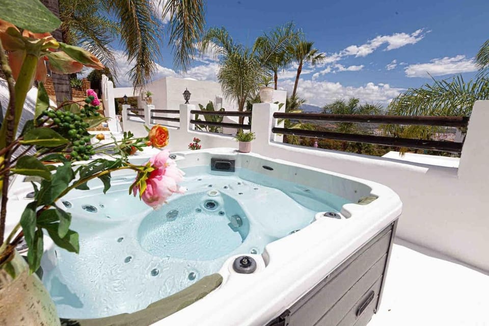 VILLA PARAISO con piscina y spa privados Villa in Costa Tropical
