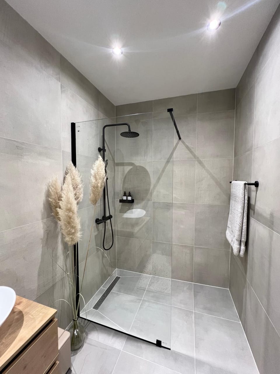 Shower, Bathroom, towels