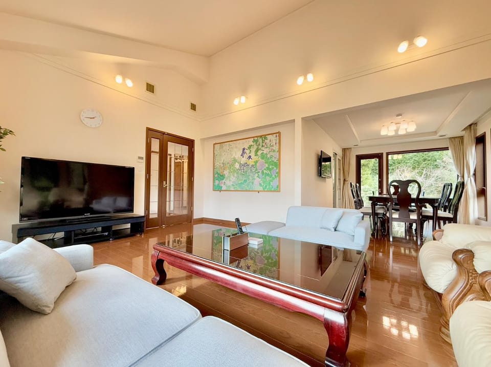 TV and multimedia, Dining area