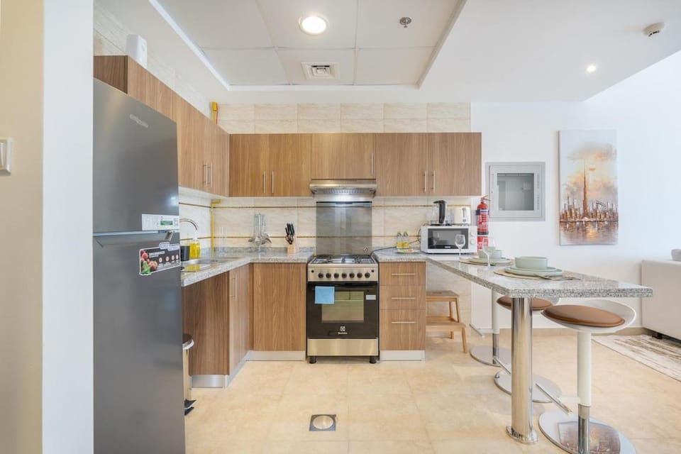 Free housekeeping visits during your stay - StayShort - Comfy 1-Bedroom Apartment Perfect for 4 in JLT Apartment in Dubai