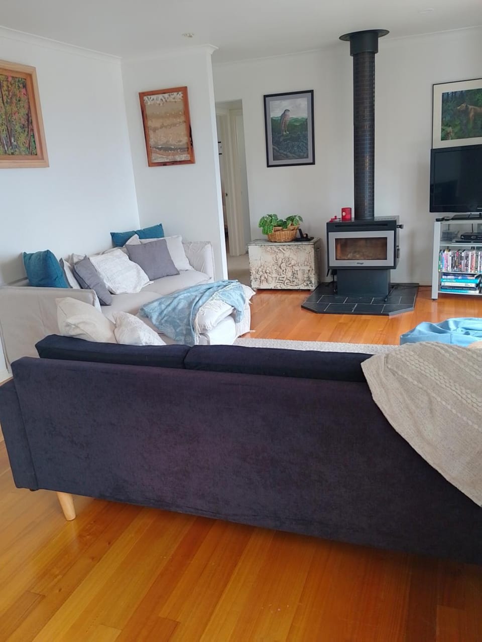 The Cove beach shack House in South Bruny