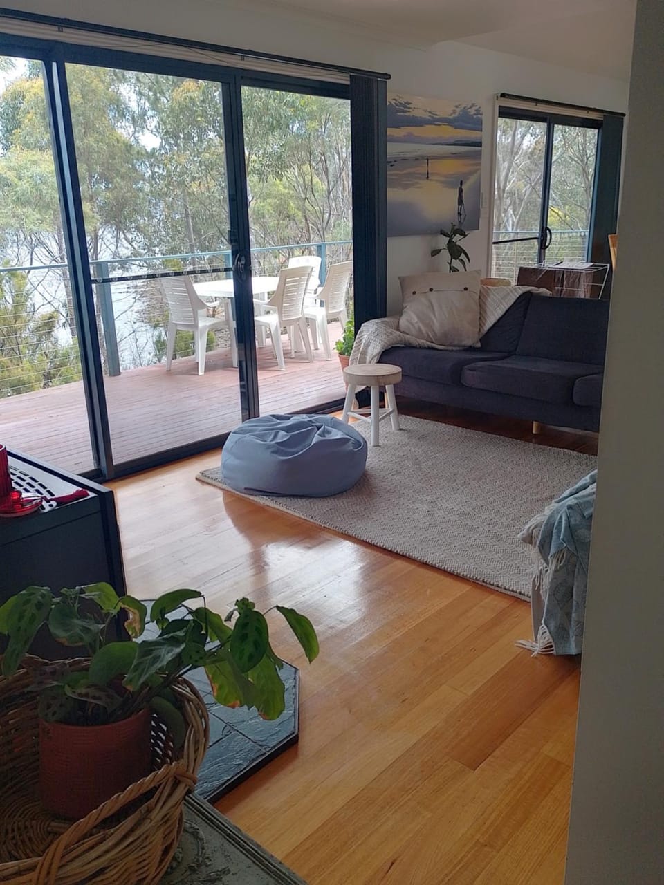 The Cove beach shack House in South Bruny