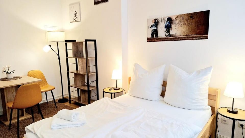Bed, Photo of the whole room